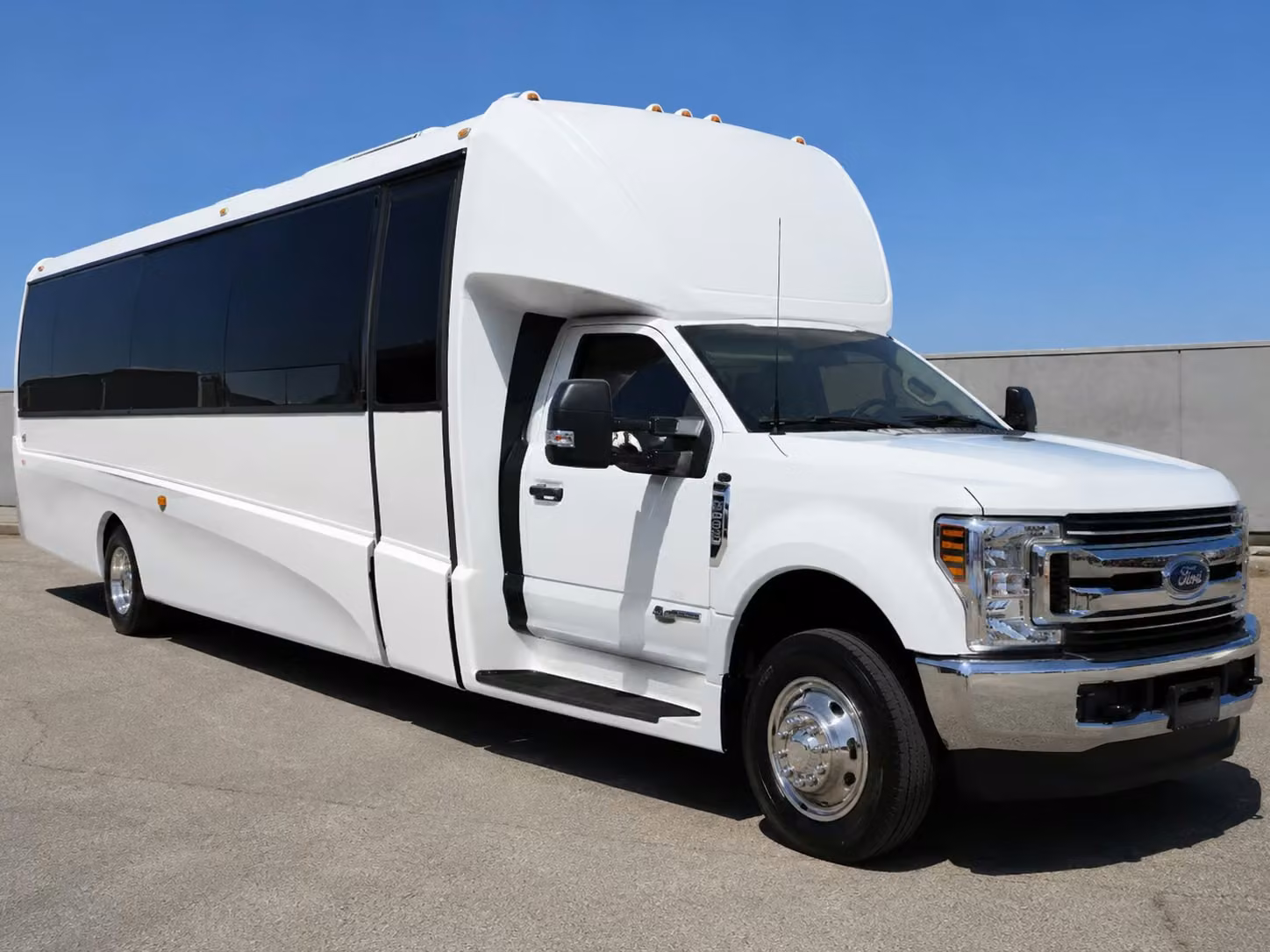 minibus rentals for gainesville youth group and bible study events